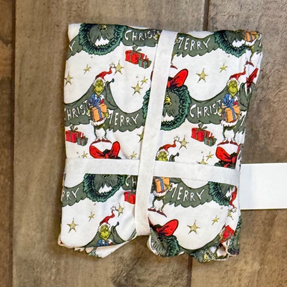 "The Grinch" Wreath Organic Cotton Baby Pajama - PBK - Picture 6 of 7
